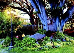 Exterior detail - Maeburn Cottages - Self-contained Lakeside Getaway (Metung)