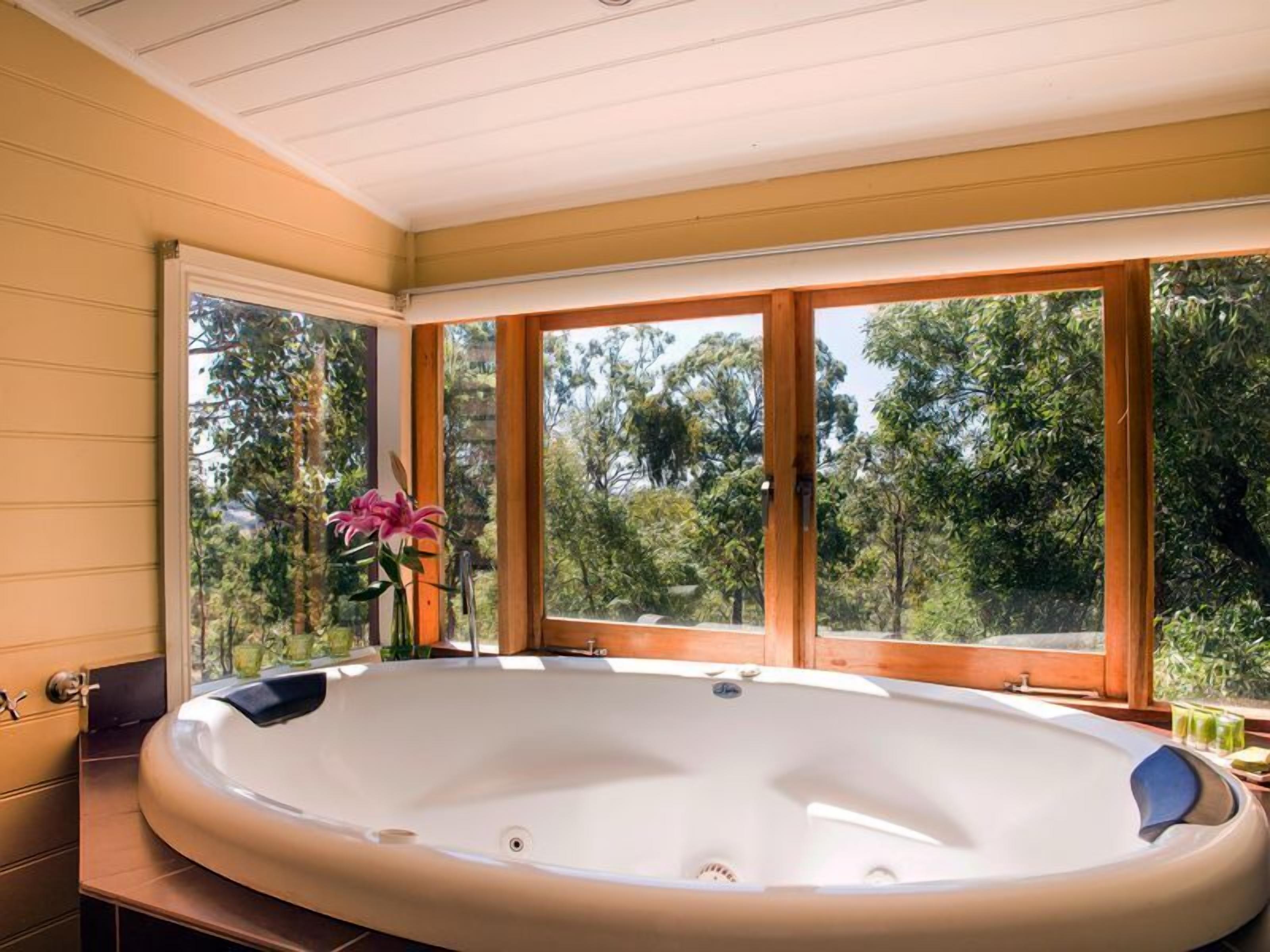 Avalon private spa villa - idyllic couples getaway