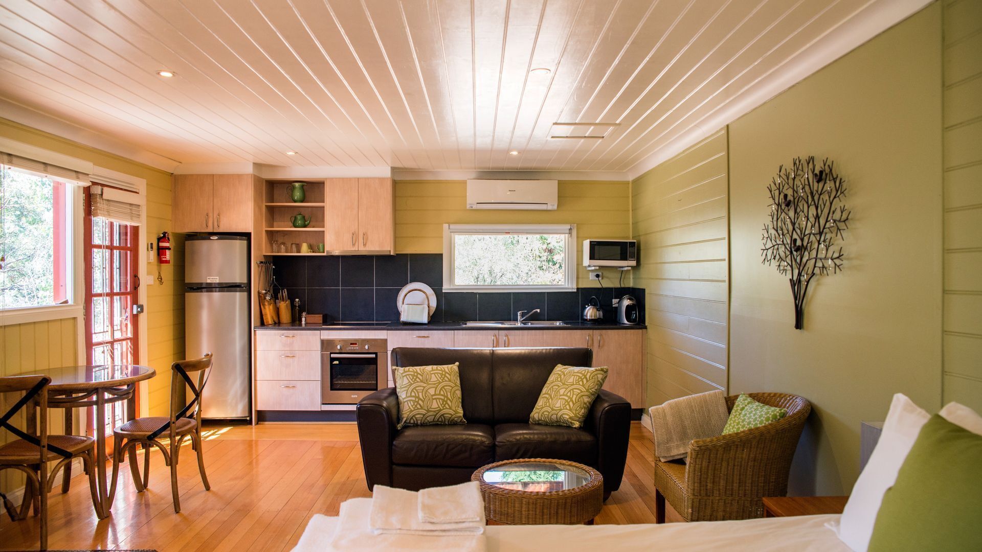 Avalon private spa villa - idyllic couples getaway