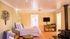 1 soverom, strykejern/-brett og sengetøy