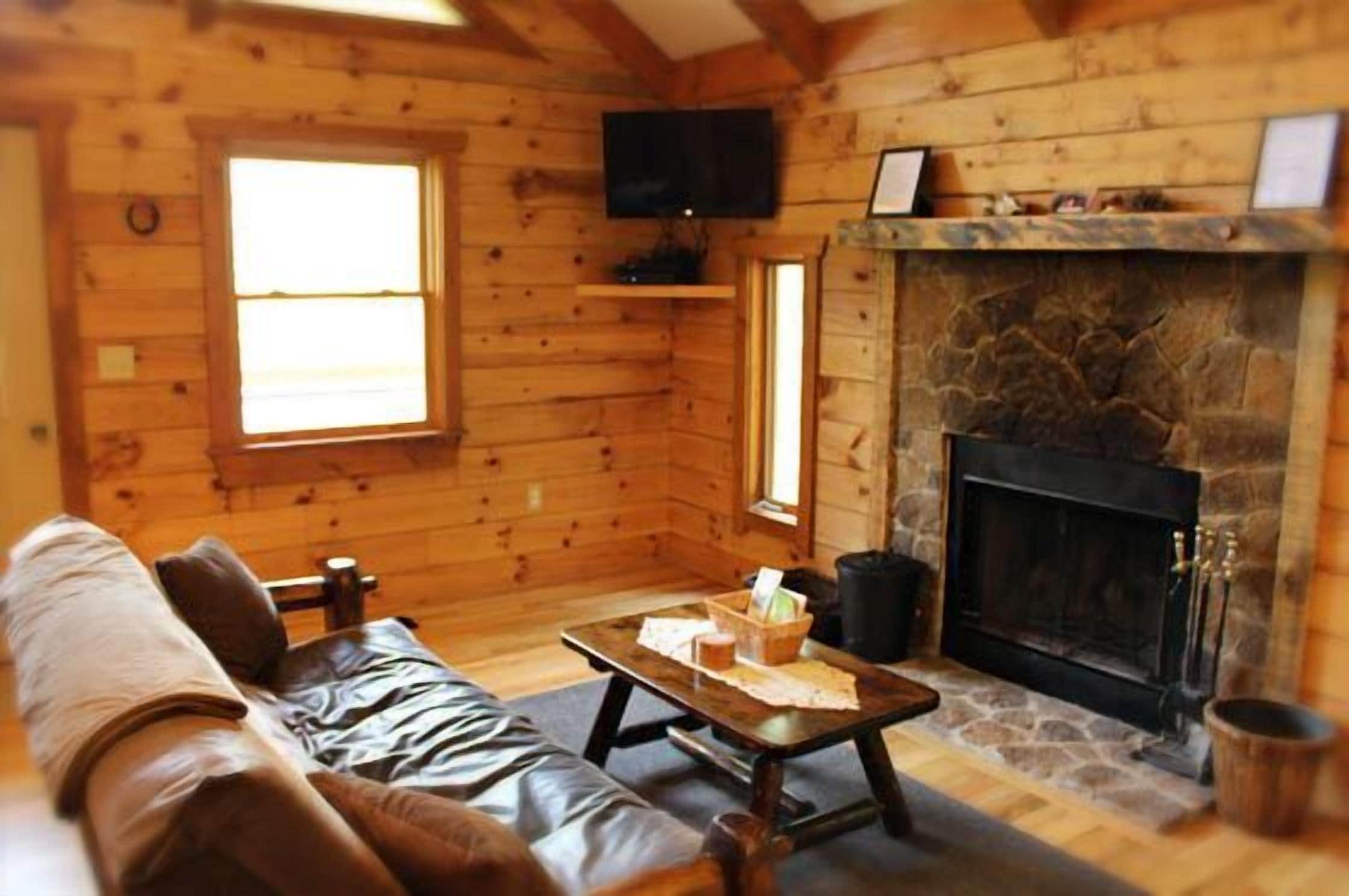 A Rustic-Chic Cabin Hideaway at the Doorstep of the Shenandoah National Park