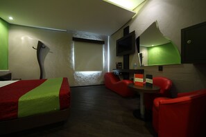 Standard Room, 1 King Bed, Smoking | Free WiFi, bed sheets - Hotel y Villas Vento (Ecatepec de Morelos)