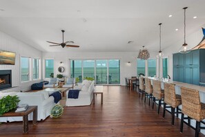 Smart-TV, bordtennis og bøker