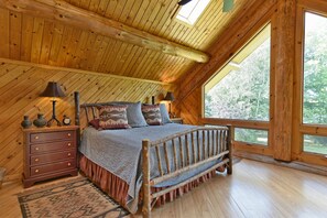 5 bedrooms, desk, iron/ironing board, free WiFi - Secluded luxury log home in Wisconsin wilderness (Clam Lake)
