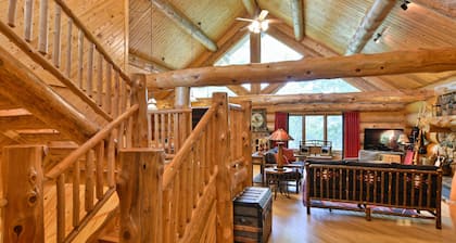 Secluded luxury log home in Wisconsin wilderness