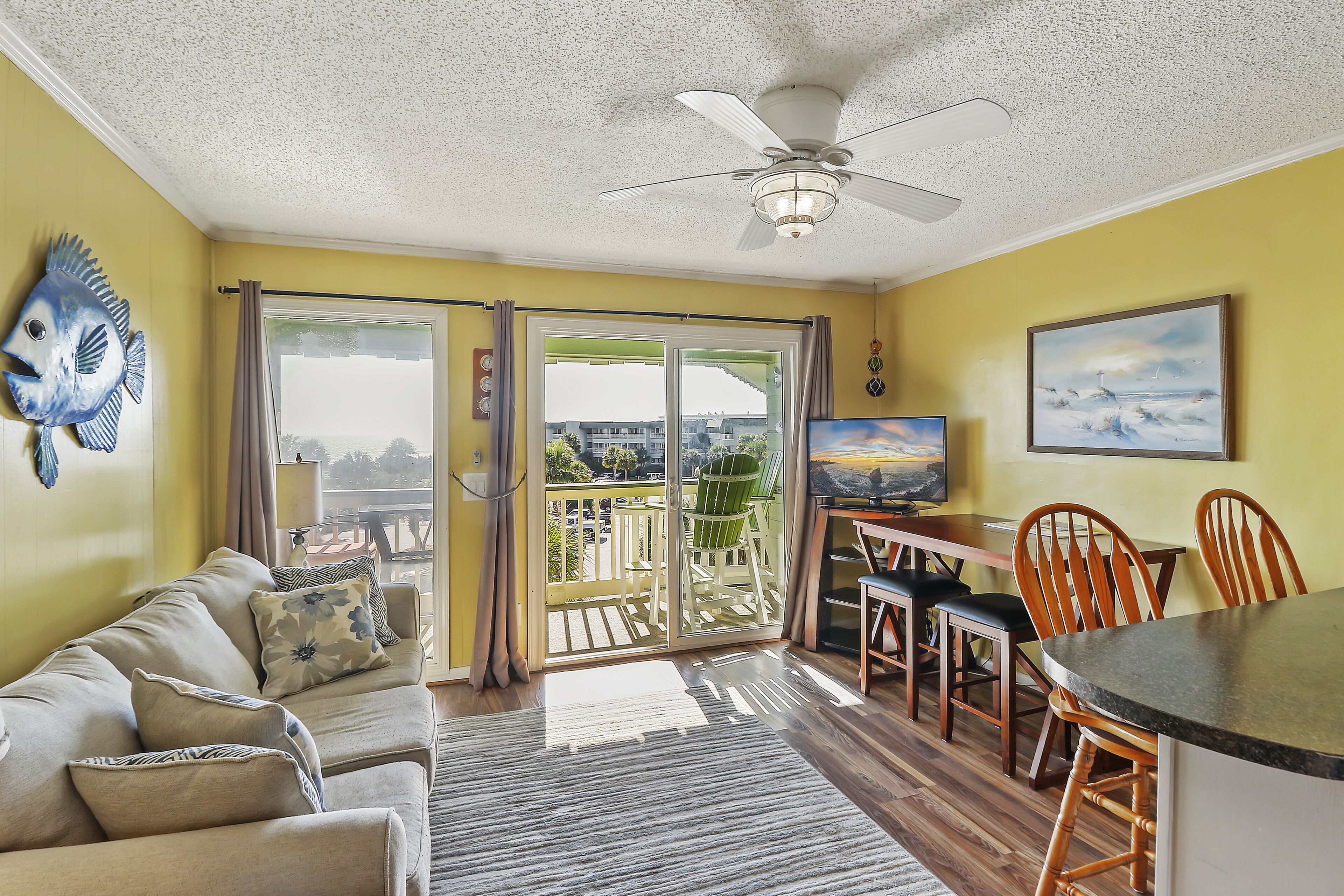 OCEAN FRONT CONDO ON ISLE OF PALMS / One of the nicest Sea Cabins on the market!