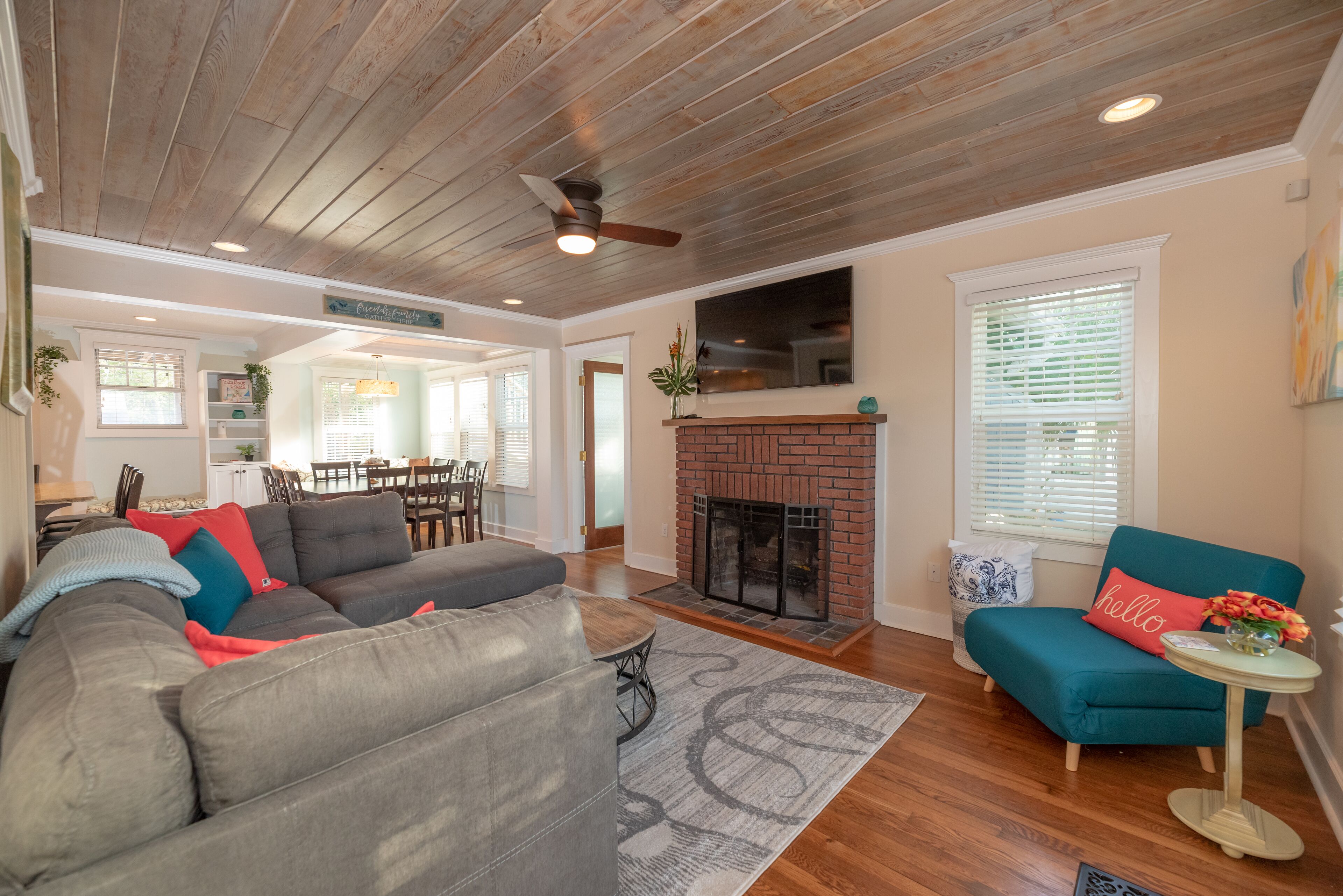 Tropical Oasis in Jax Beach - Enjoy your own private beach house. 