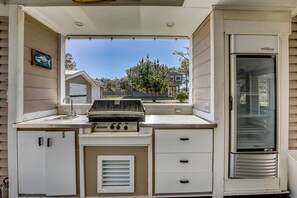 Property grounds - Bay View | 775 ft from the beach | Dog Friendly (Virginia Beach)