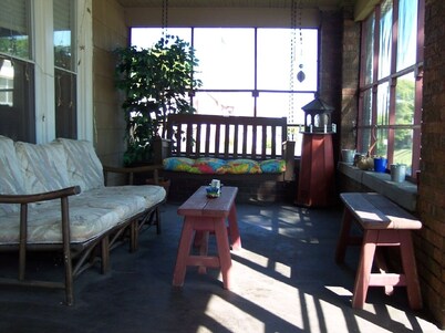 Downtown St. Joe! Walk to BEACH & EVERYTHING! Clean & Comfortable!  Best Value!