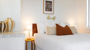 3 bedrooms, bed sheets - Boorolong 3 - Million Dollar Views on a Budget - Holiday Yamba (YAMBA)