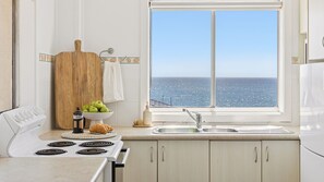 Refrigerador, microondas, horno y tostadora 