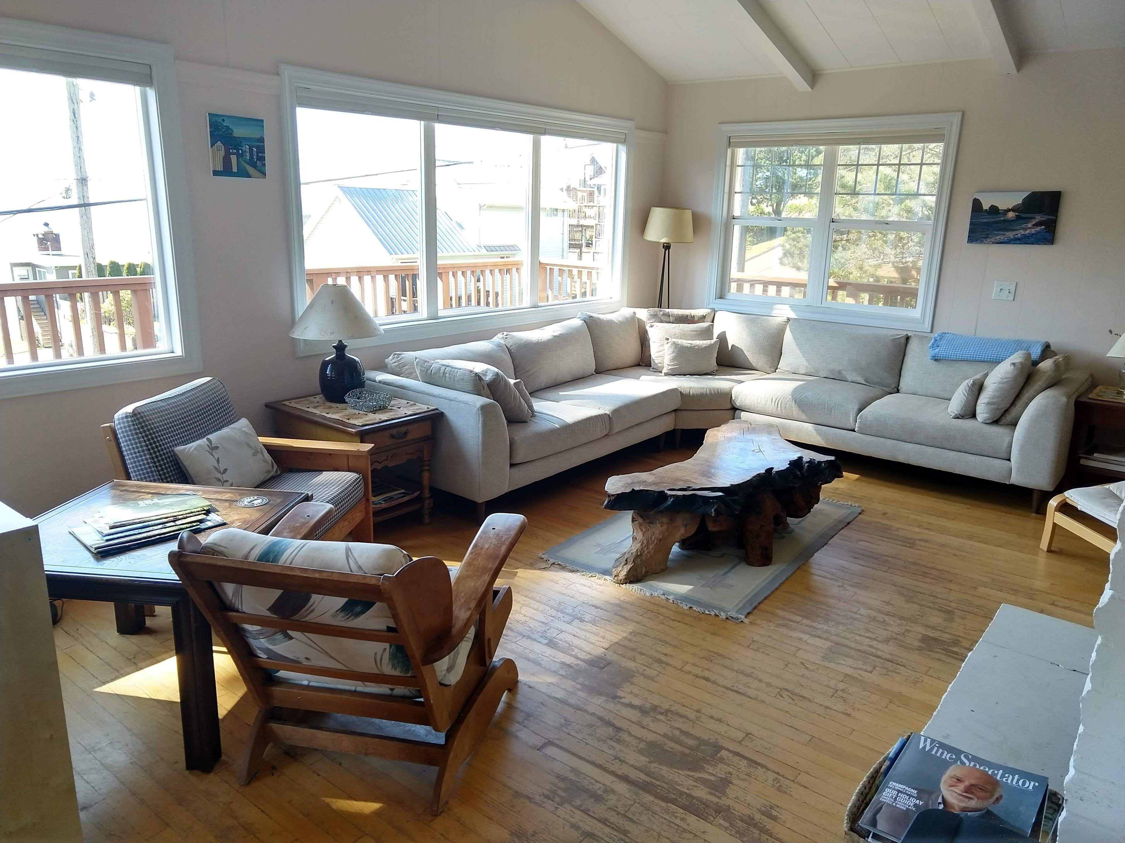 Oceansidespot:  Open-Floor Plan Home With Hot Tub In Quiet Oceanside, Oregon