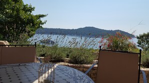 Outdoor dining - Blue Infinity waterfront apartment (Dubrovnik)
