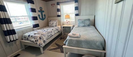 4 chambres, fer et planche à repasser, Wi-Fi, draps fournis