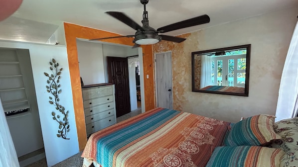 2 habitaciones, tabla de planchar con plancha y wifi gratis 