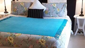 1 dormitori, escriptori, planxa i posts de planxar i wifi gratuïta