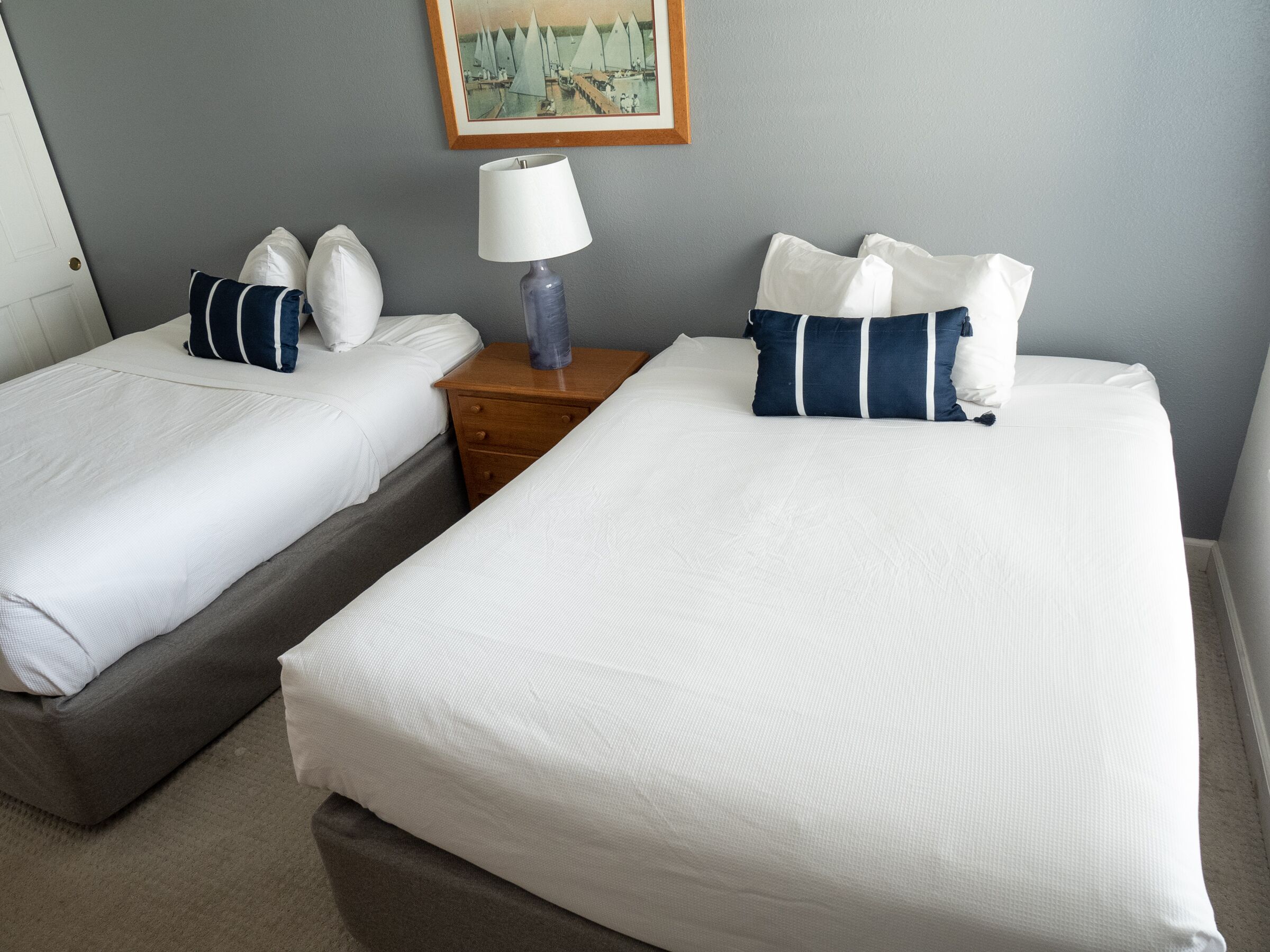 121- Cheerful & Sunny 2 Bedroom Lake View Condo w/Patio