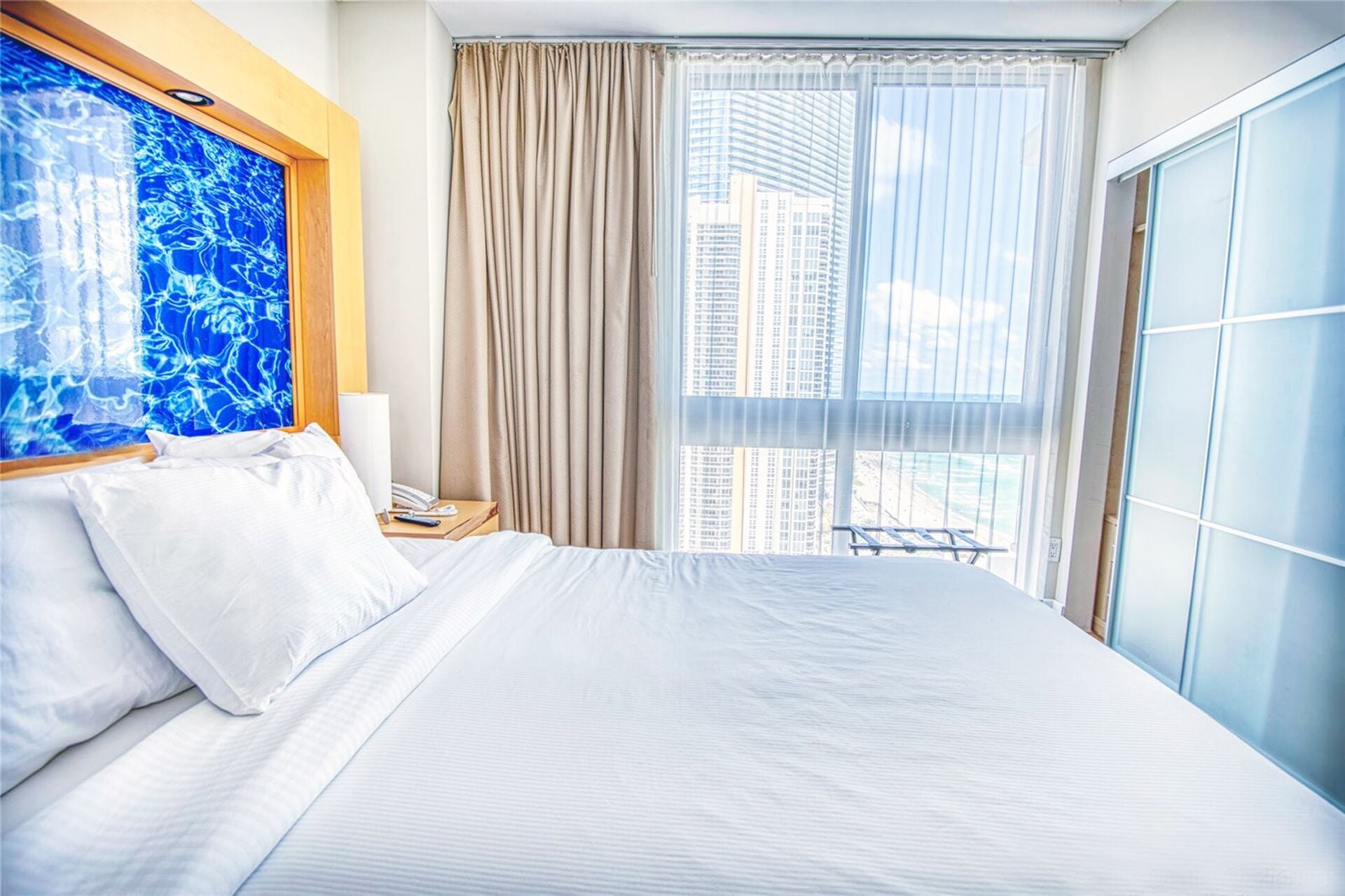 OCEANFRONT CONDOMINIUM WITH BREATHTAKING VIEWS AND BEACH ACCESS