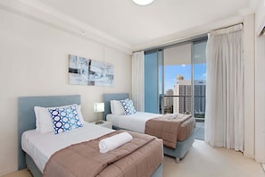 2 bedrooms, iron/ironing board, WiFi, bed sheets - 3174 Chevron Central Surfers Paradise Parking (Surfers Paradise)