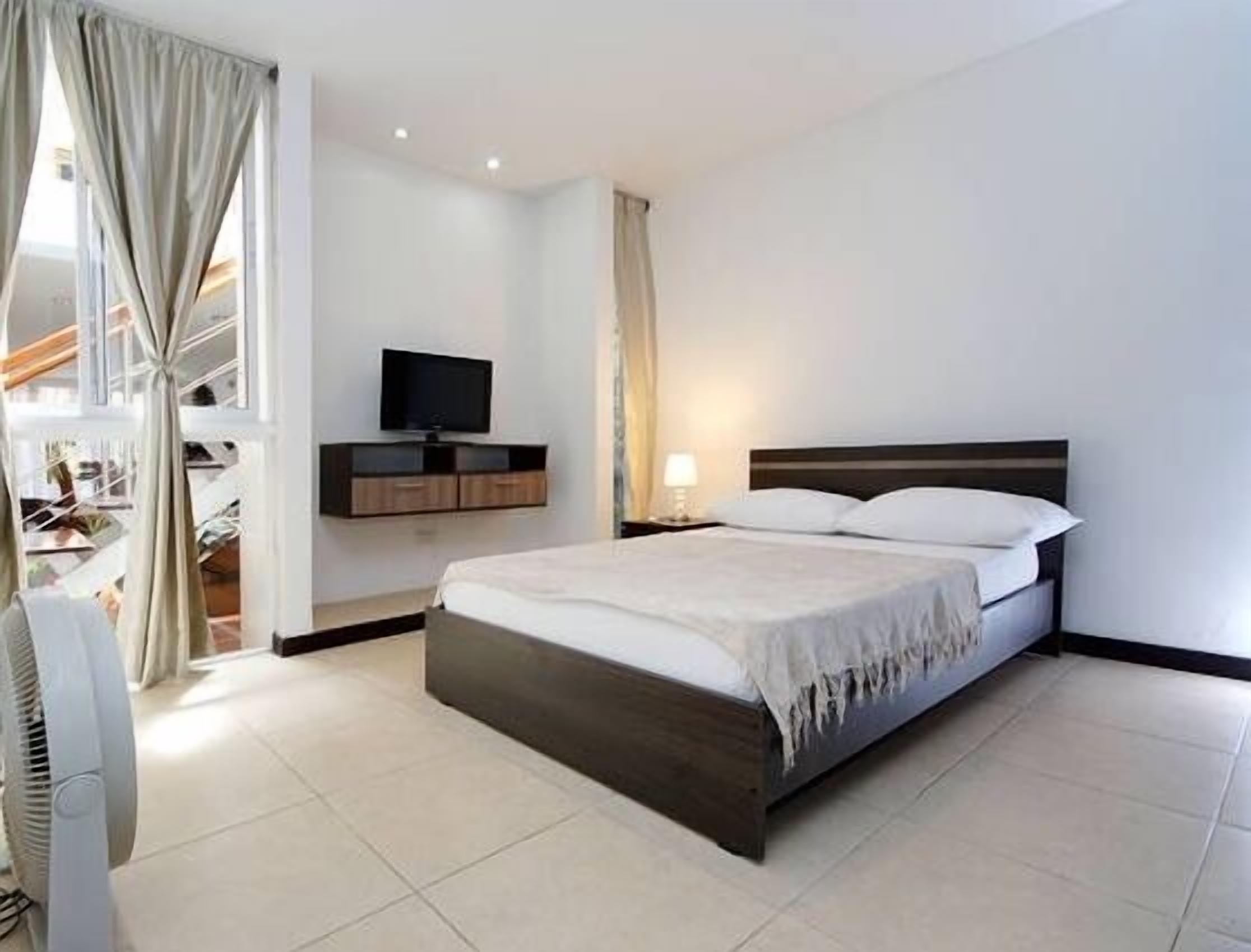 amazing experience in our luxurious house, Breakfast  , maid on site! Etc.