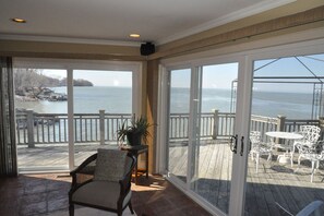 Interior - Water front, Private, Luxury, Romantic Sunsets, Pool, Close To Centre And Shaw. (Niagara-on-the-Lake)
