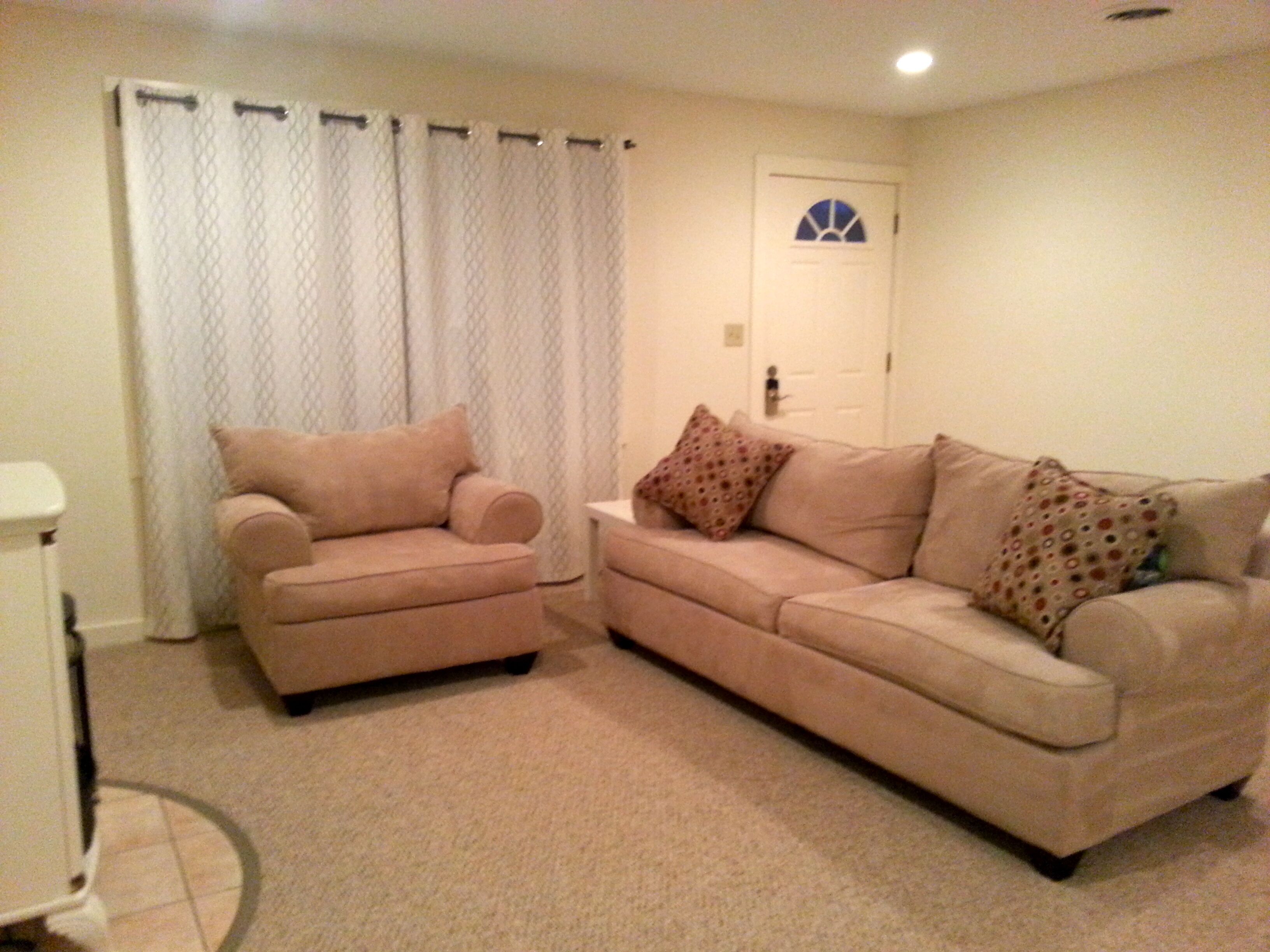 Cozy Modern Berkshires Condo (mins from Kripalu, Tanglewood, Great Barr & Lenox)