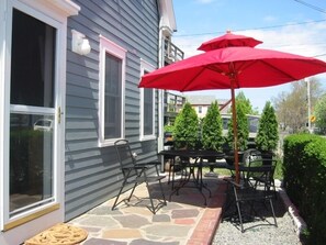 Outdoor dining - Charming,romantic,with parking right next to the condo atruly homeaway from home (Provincetown)
