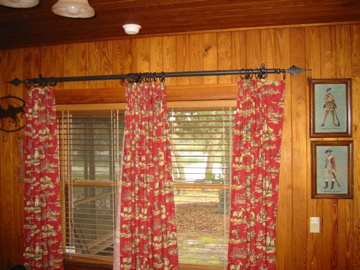 Lakefront Cottage Near Forest & Cities with canoes, grill, and more!