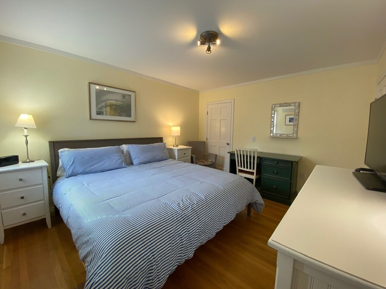 Amazing Location For 3 Bed 2 Bath Town Home On 5 Levels (2 1/2 Stories Tall) #B