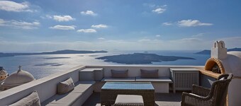 Perfect for Families and Group of Friends. Amazing Caldera View. Private Pool.