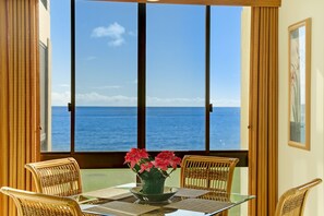 Dining - Poipu Oceanfront, 10 steps to ocean (Poipu)