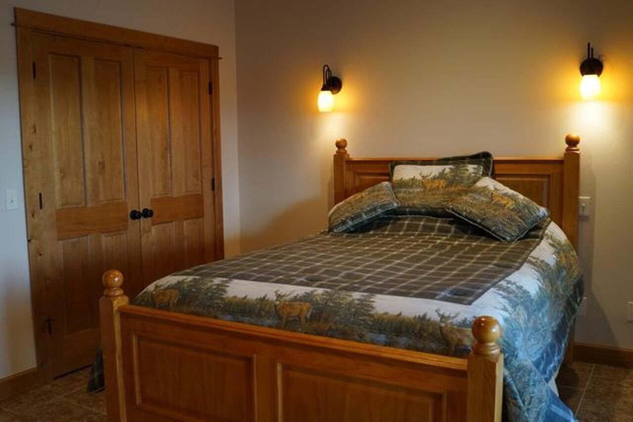 Wild Rose River Level Apartment Rental With Private Acre Pond