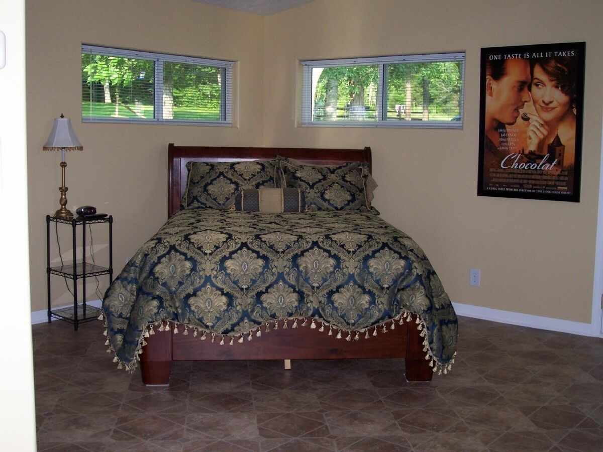 Old Hickory Lake's Moonlit Bay Honeymoon Cabin - 25 miles from Nashville