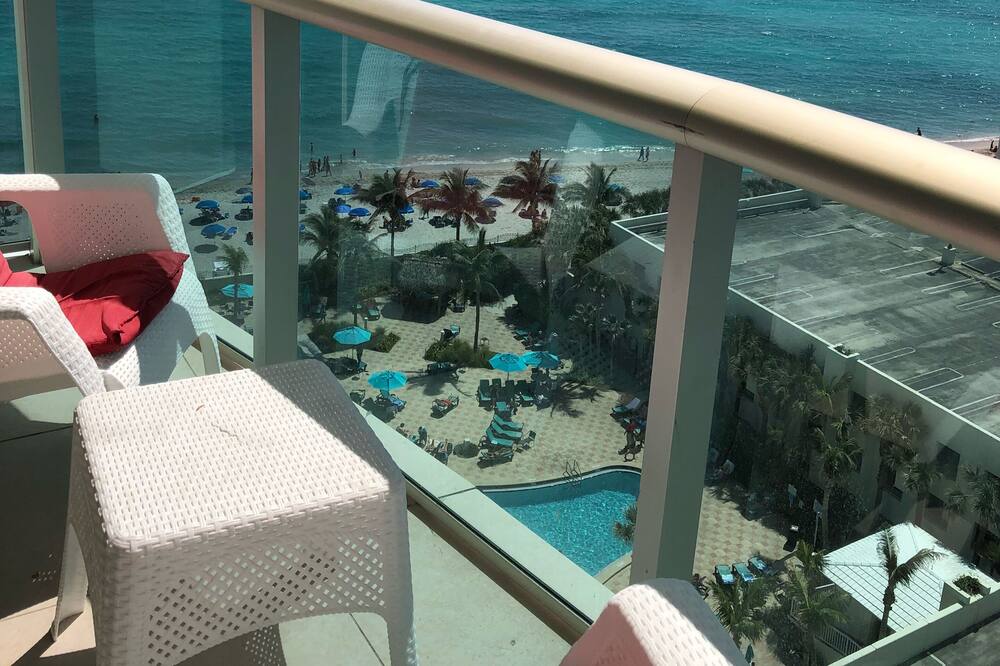 Hollywood Condo