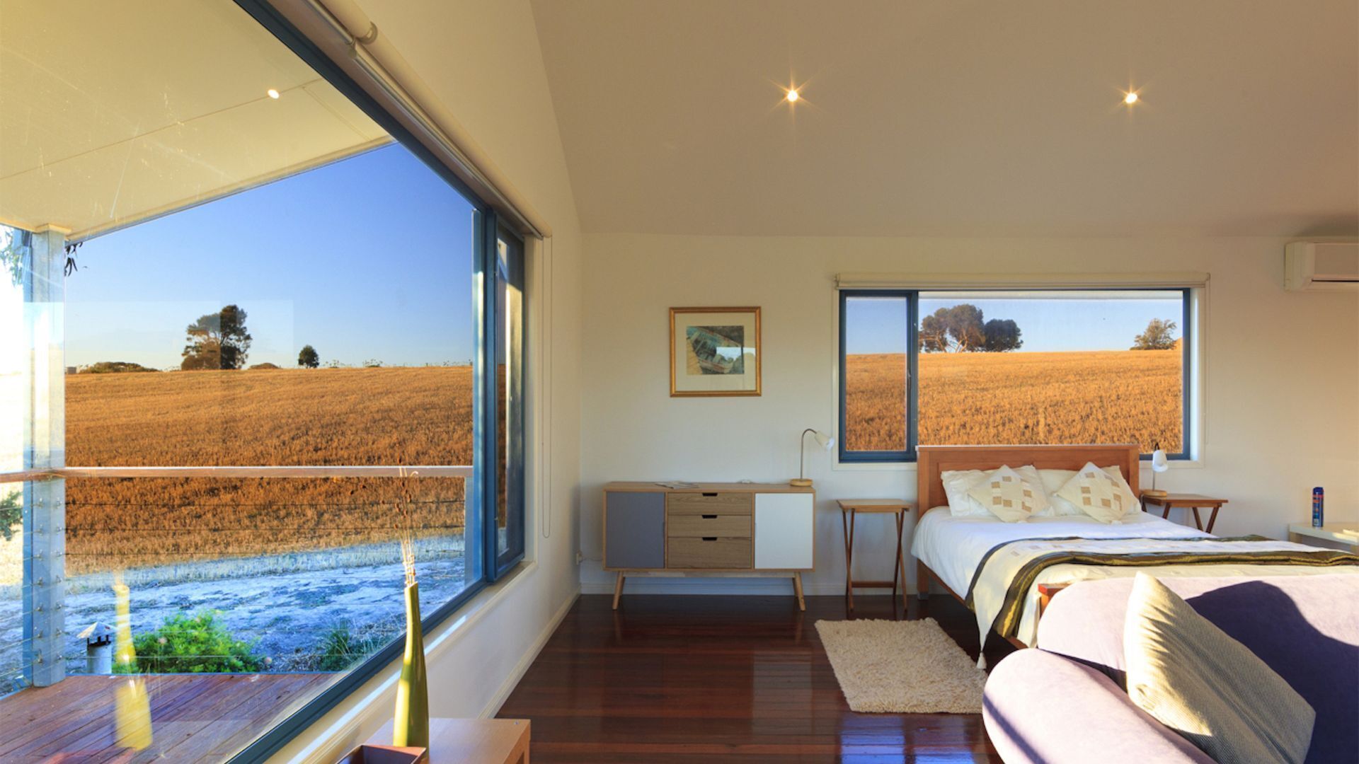 Kirra Court Beach House — image 10