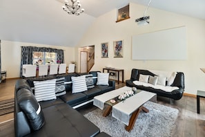 TV, fireplace, Netflix, DVD player