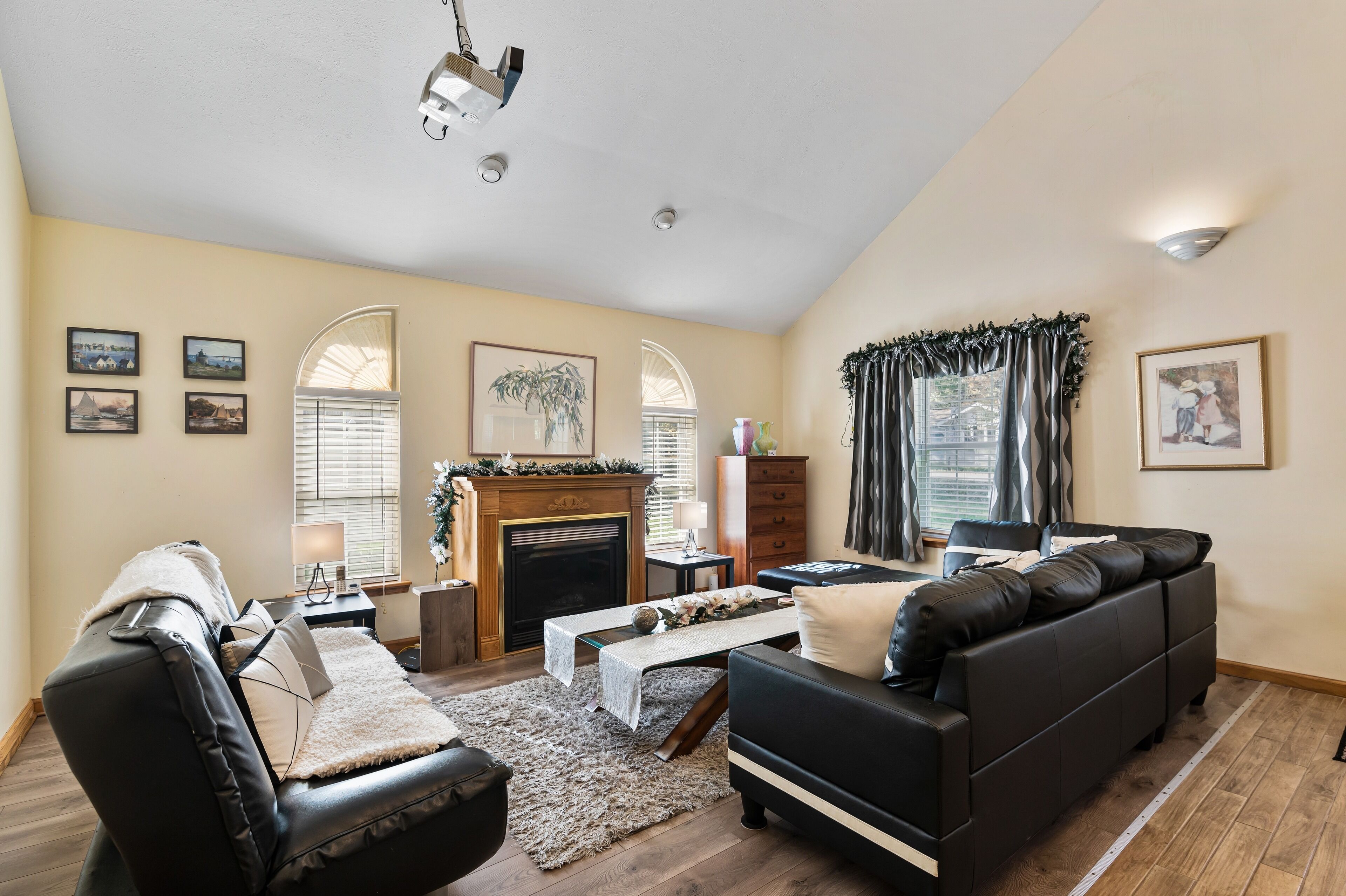 TV, fireplace, Netflix, DVD player