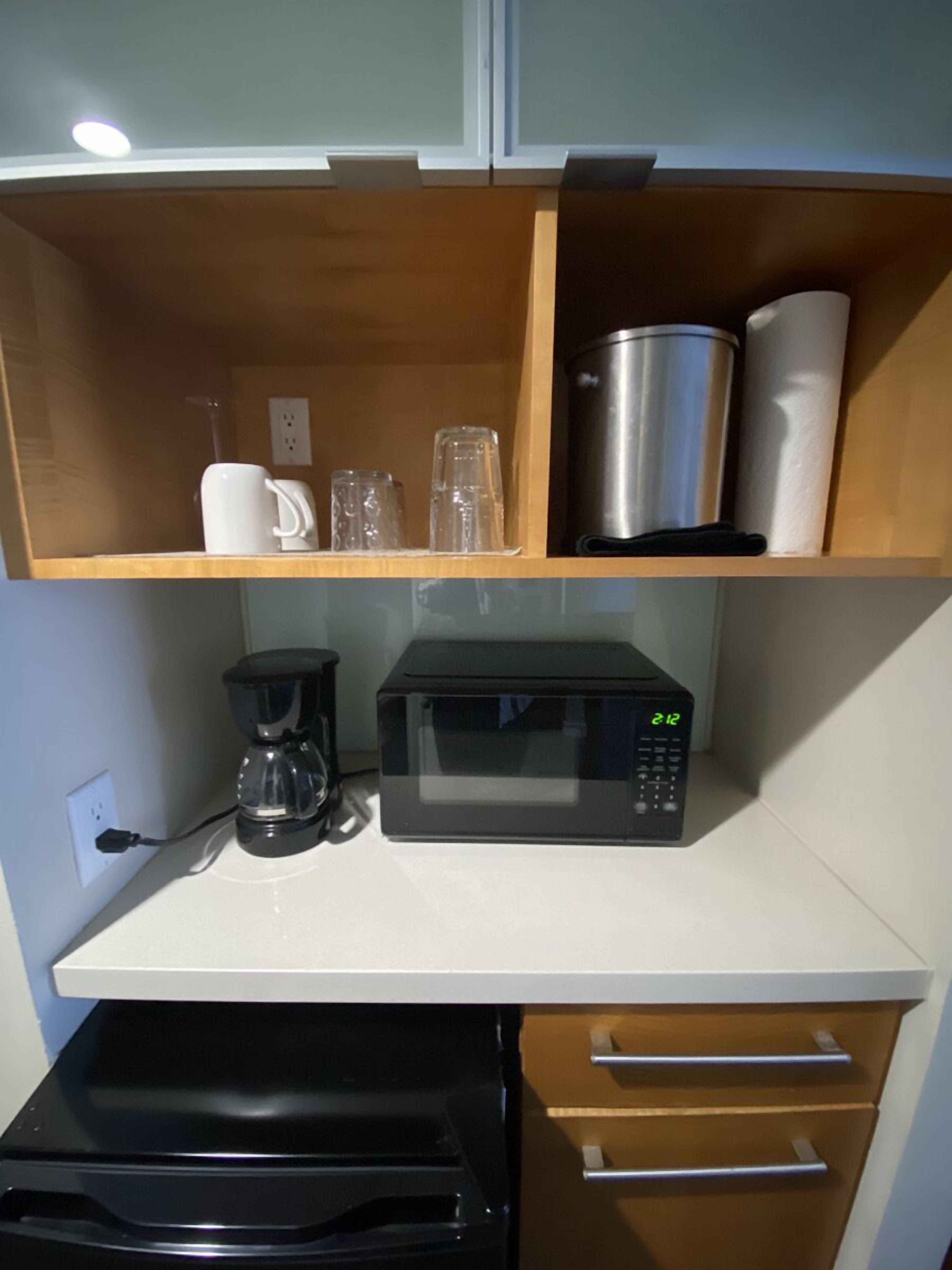 Hotel Type Ocean View, 21st Floor, Ala Moana! Enjoy Beach and Shopping (AH10)