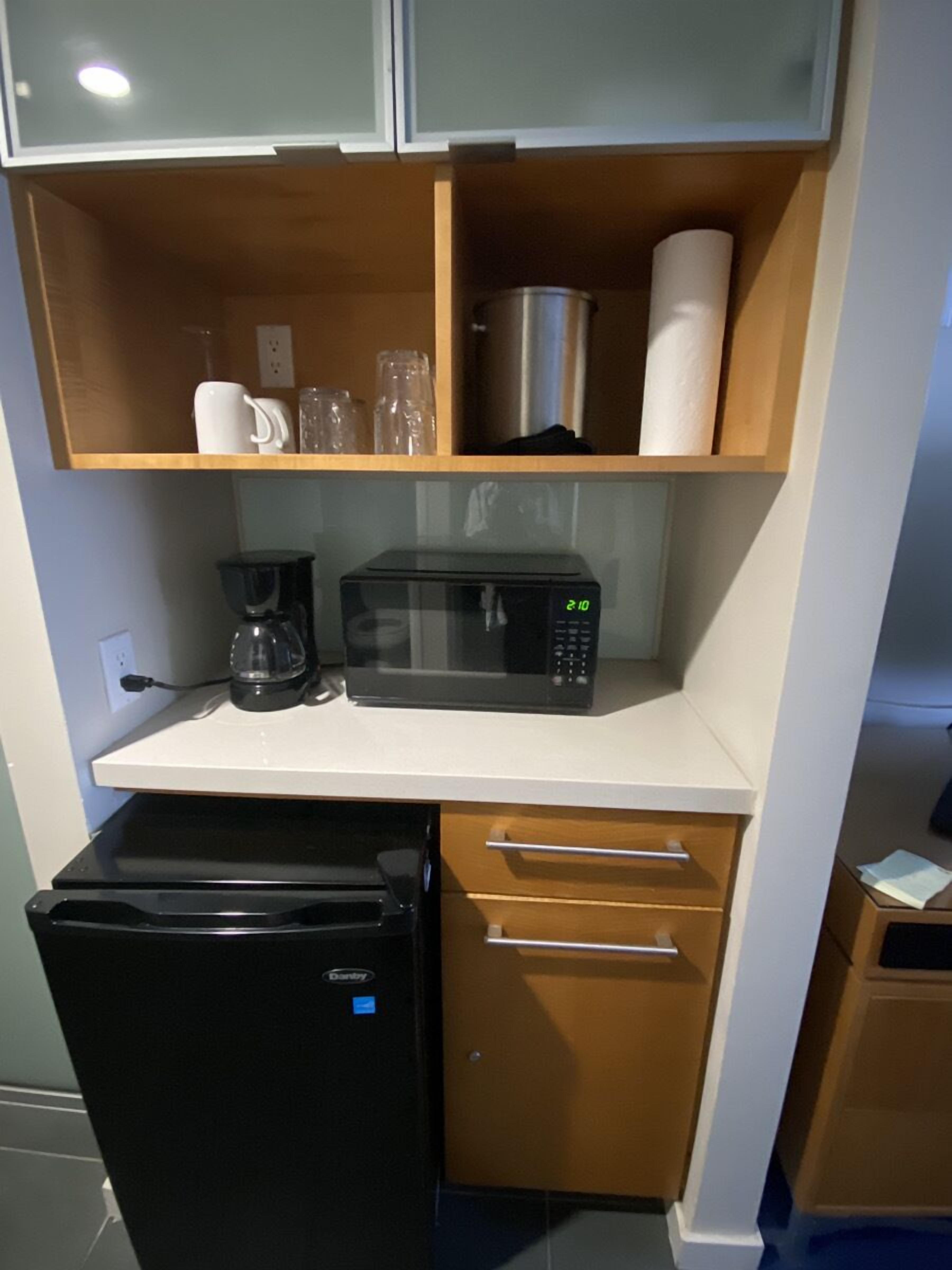 Hotel Type Ocean View, 21st Floor, Ala Moana! Enjoy Beach and Shopping (AH10)