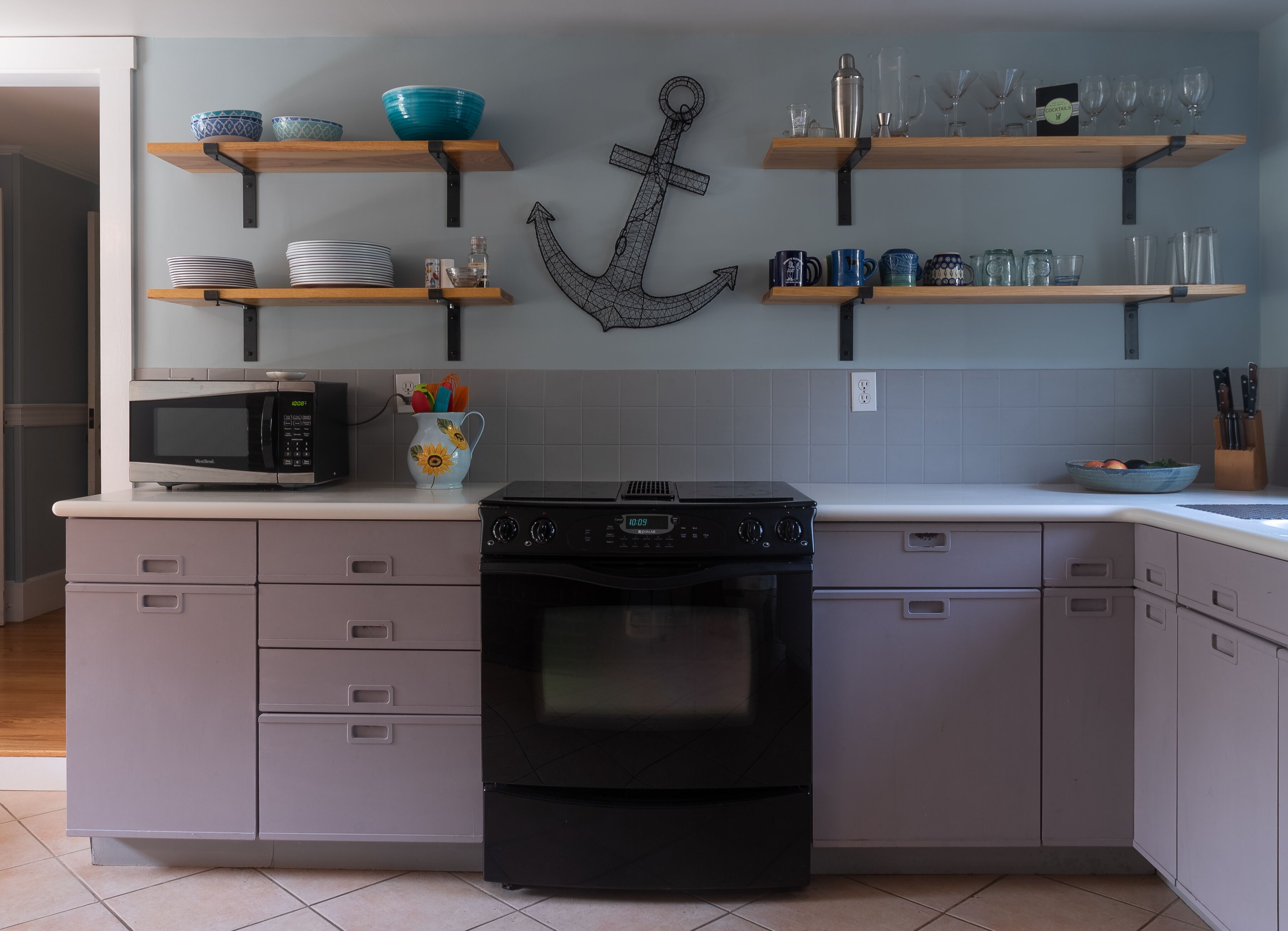 Dennis Village 3 bedroom house, walk to beach, central air, lg private setting