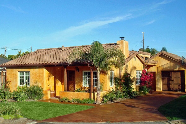 Welcome to
Casa La Sirena.
Enjoy the Mexican inspired decor!