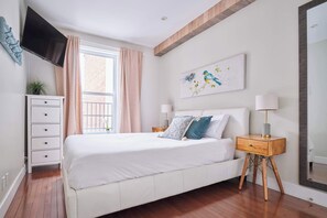 4 bedrooms, desk, iron/ironing board, travel crib