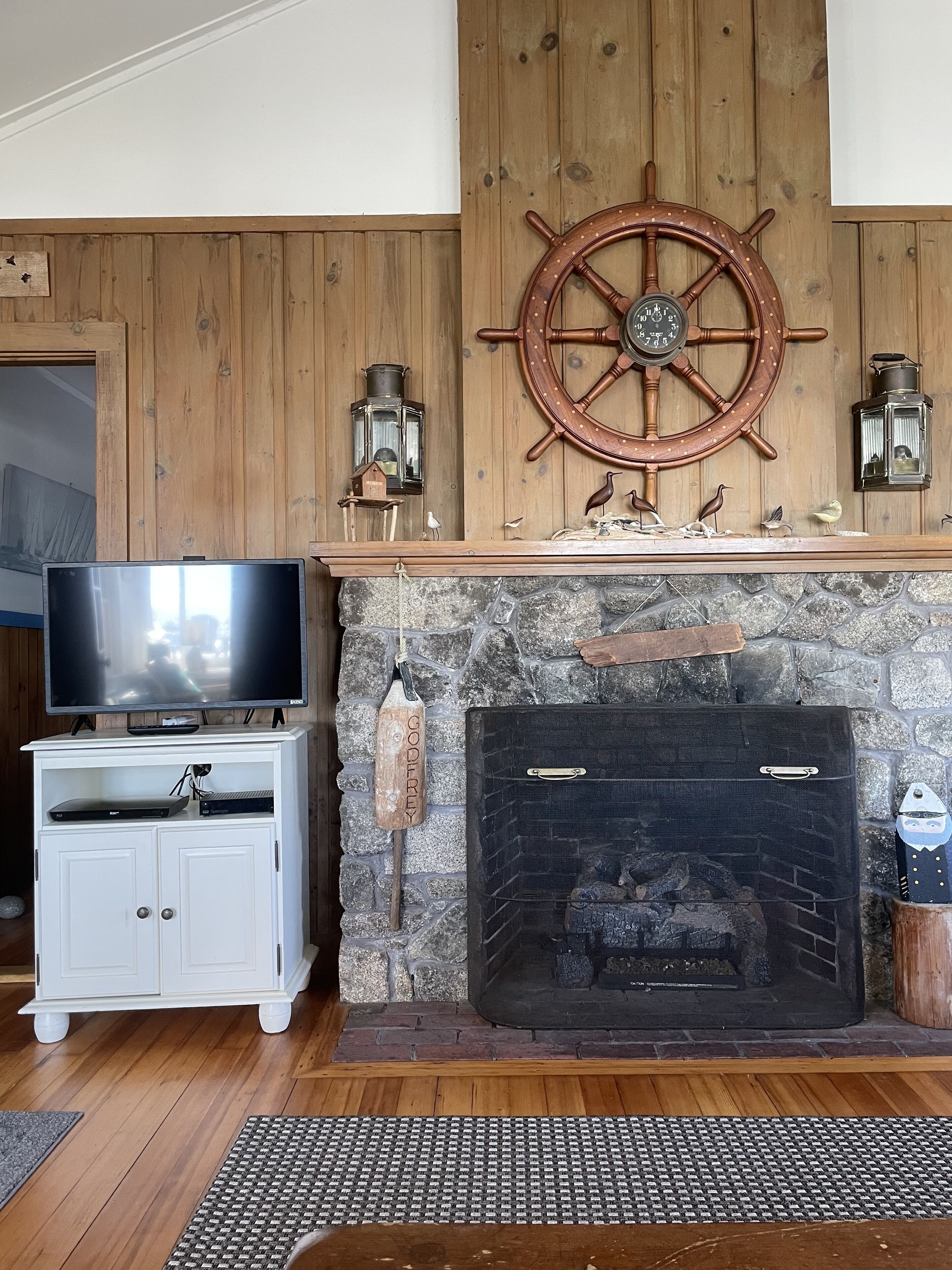 Beachfront cottage on Fortunes Rocks Beach 