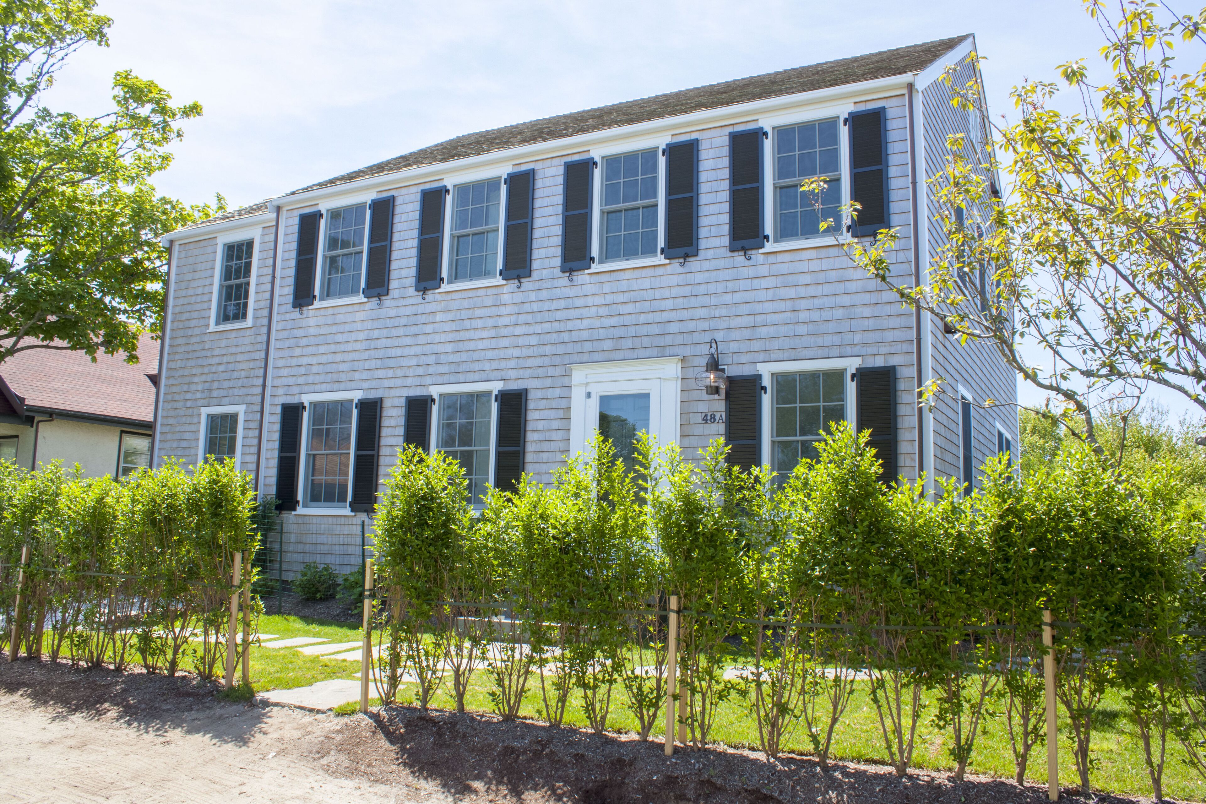 Close to town! 4 suites, perfect for couples (8 adults max) or families