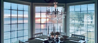 James River Waterfront with spectacular views across the river from Williamsburg