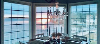 James River Waterfront with spectacular views across the river from Williamsburg
