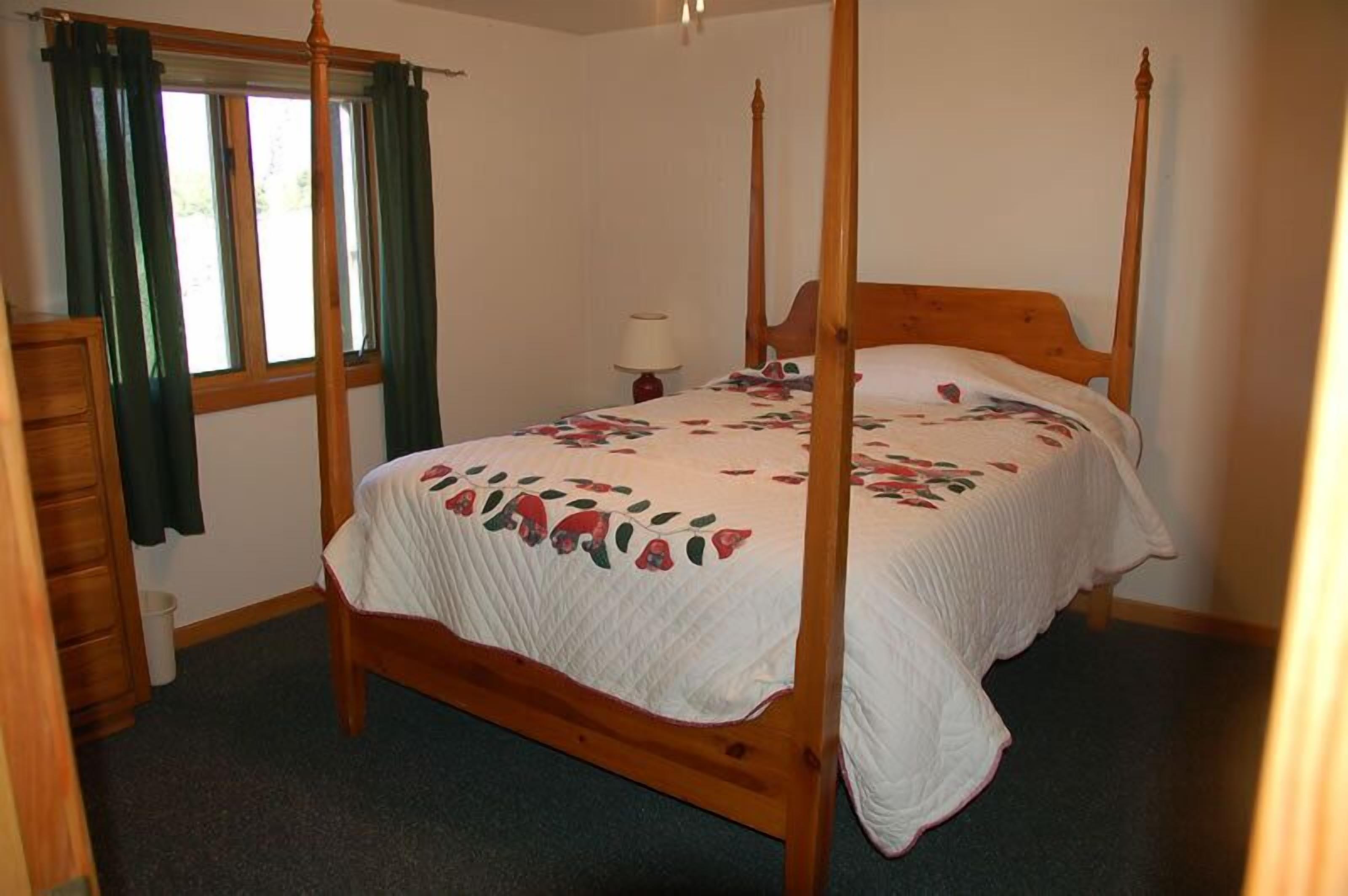 Amazing views, abundant wildlife, yet close to town.