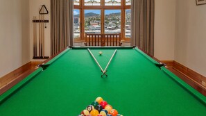 Game room - Wellington Views fantastic city location (Glebe)
