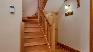 Interior - Wellington Views fantastic city location (Glebe)