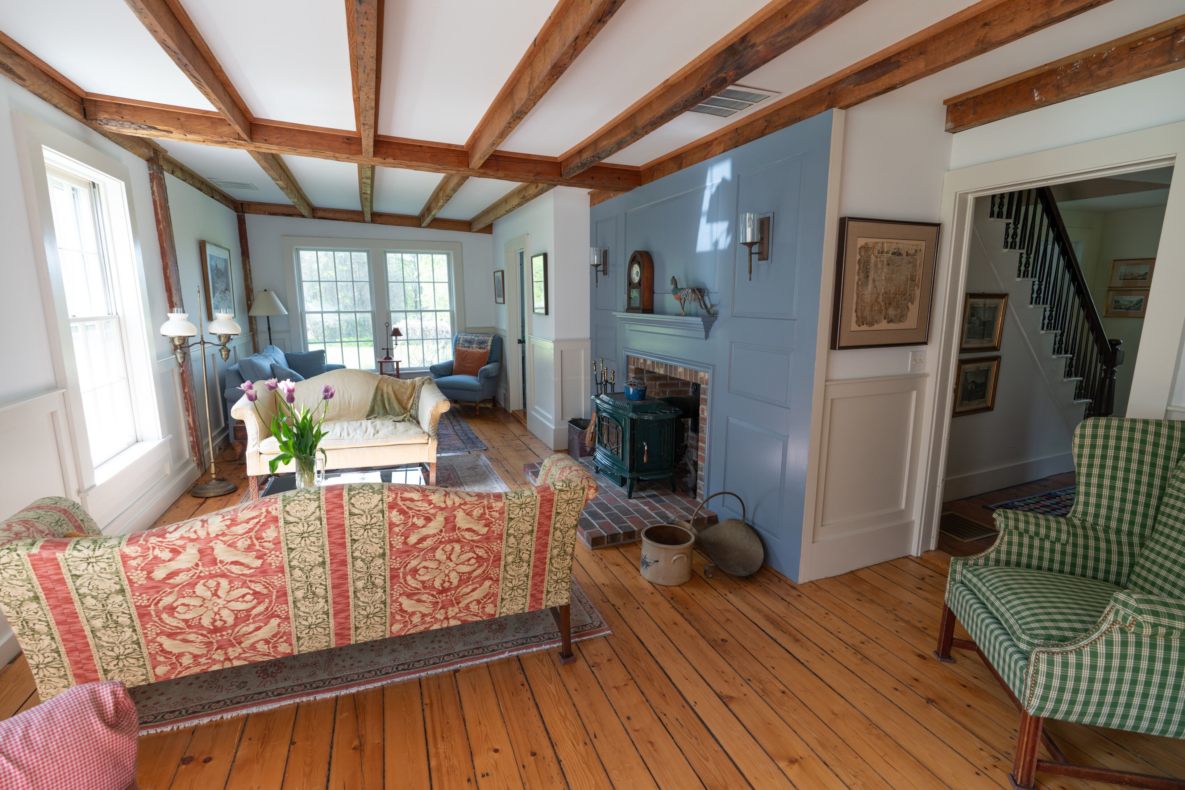 Historic Hilltop Home + lrg glass house, expansive views of mtns + lrg swim pond